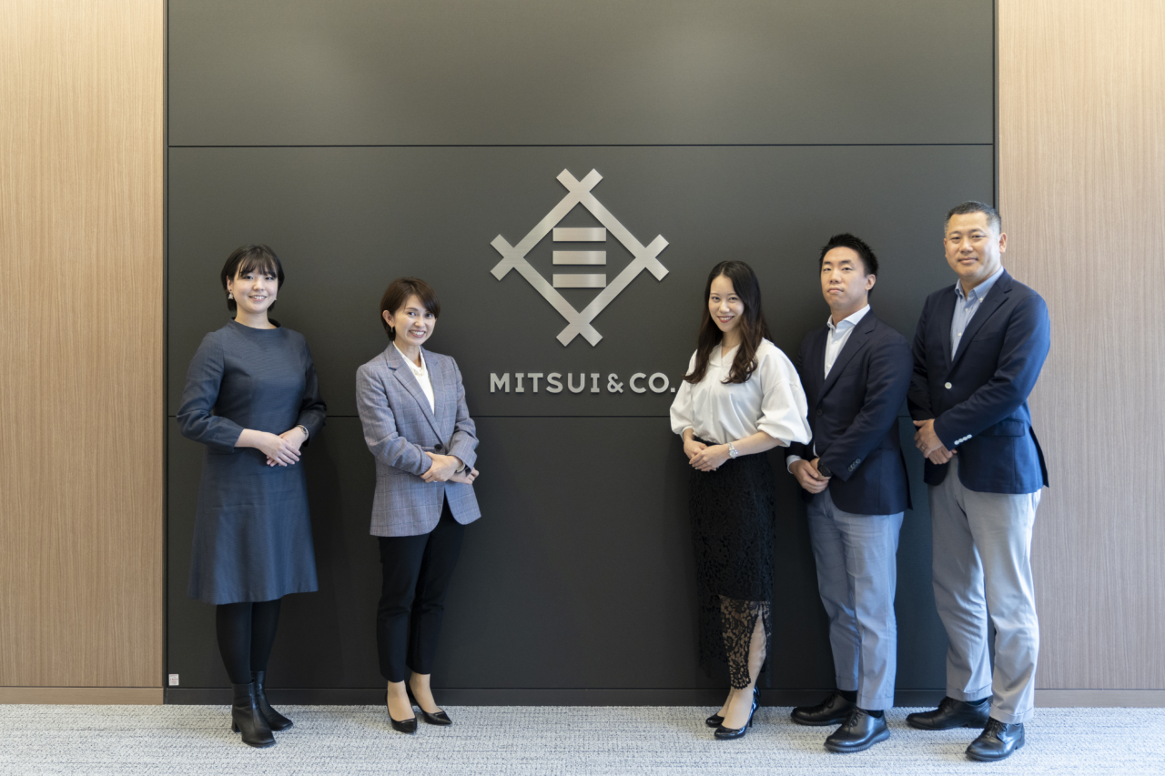 カタログ、インタビュー記事