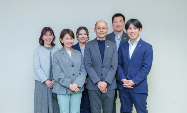 TOKAIホールディングス｜笑顔あふれる5,000人の組織づくり。社長と従業員の対話から始まる変革とは